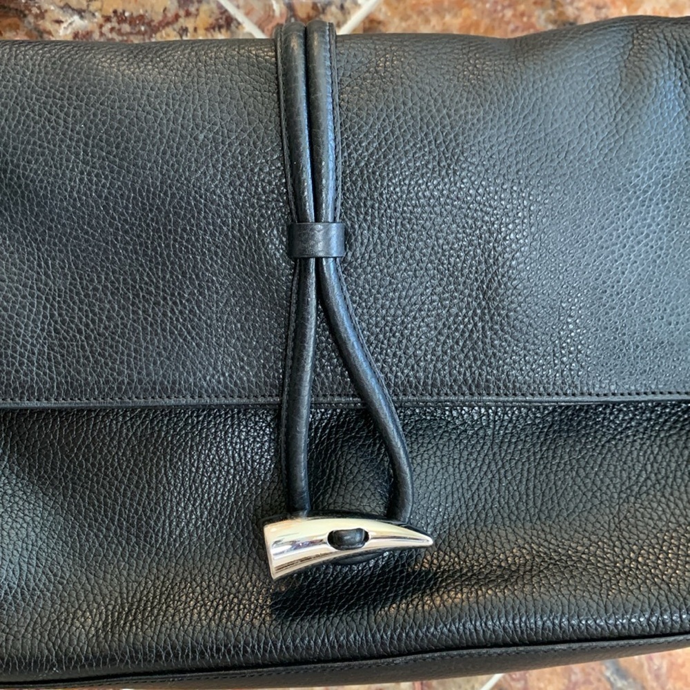 Vintage Burberry Pebbled Leather Horn Toggle Shoulder Bag in Black - Picture 7 of 16